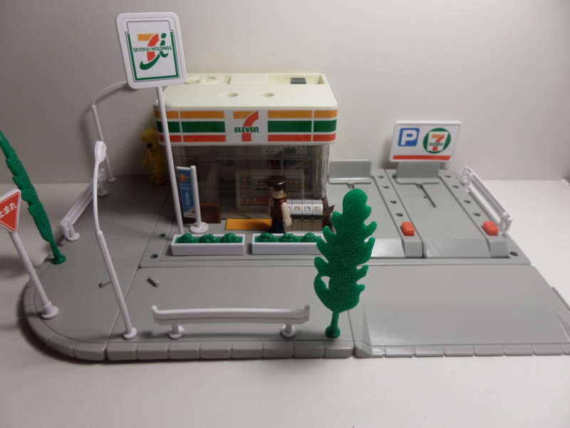 Illustration for article titled 7-11 In the Land of the Rising Sun